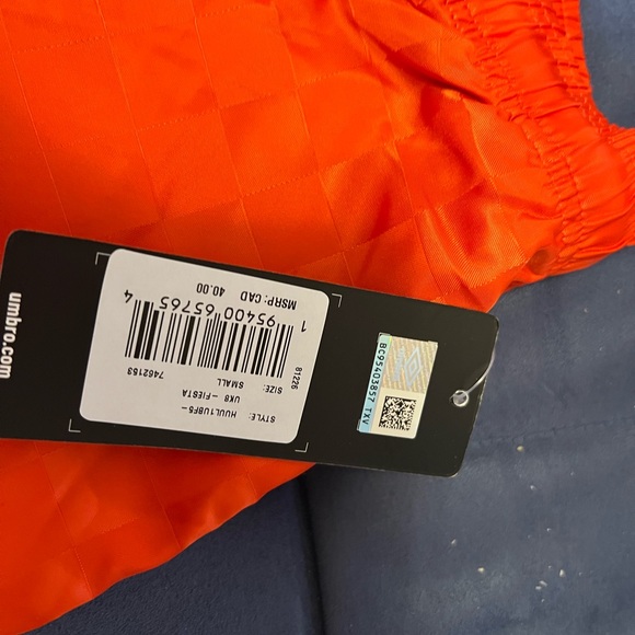 Umbro Checkered Shorts new with tags size - Picture 2 of 3
